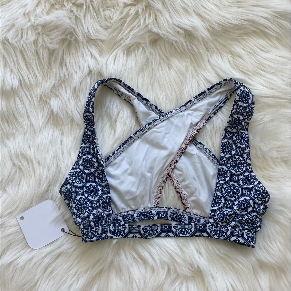 Pattern Beautiful bikini top - Picture 2 of 4
